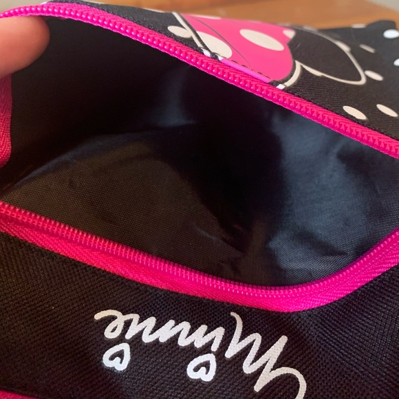 Disney Minnie Mouse Passport Crossbody Bag - Picture 6 of 6
